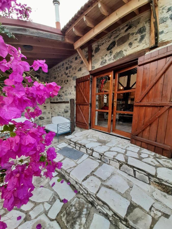 Blue Cottage Apsiou Exterior foto